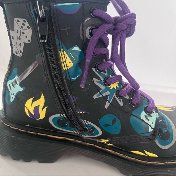 Doc Martens Junior 1460 Sticker Print Leather Lace Up Boots - Size 13 - Picture 12 of 13